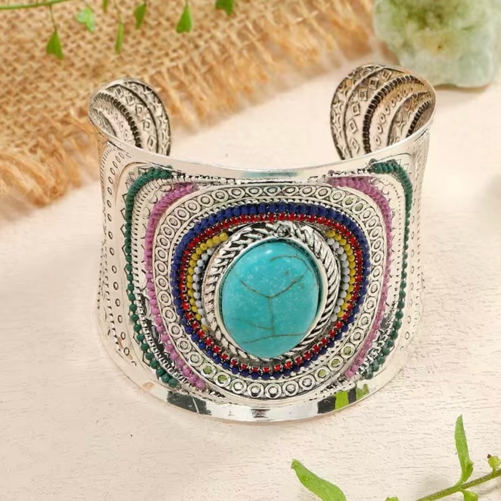 🌺 Absolutely Gorgeous Silver Faux Turquoise Inlaid Bracelet Cuff!